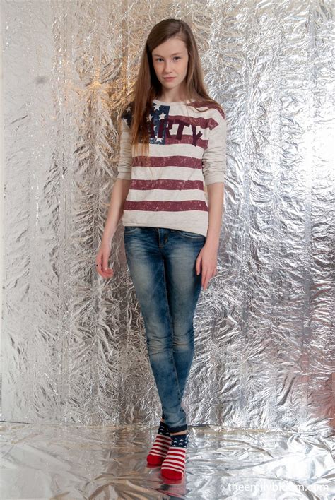 Emily Bloom Nude In Throwback Free The Emily Bloom Picture Gallery At Elite Babes