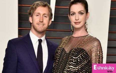 Anne Hathaway Ethnicity, Parents, Wiki, Biography, Age, Husband ...