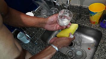 Se lo contó a su mujer que estaba ayudando a su hijastra en el almuerzo AmoPornoBR XVIDEOS