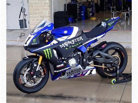 Photos Yamaha Unveils Monster Energy Graves Yamaha R1 Livery Cycle