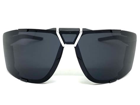 Classic Sporty Wrap Around Style Sunglasses Black Frame 30547 Saak