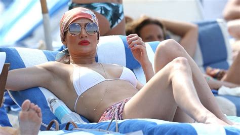 Jennifer Lopez Shows Off Toned Bod In A White Hot Bikini In Miami Entertainment Tonight