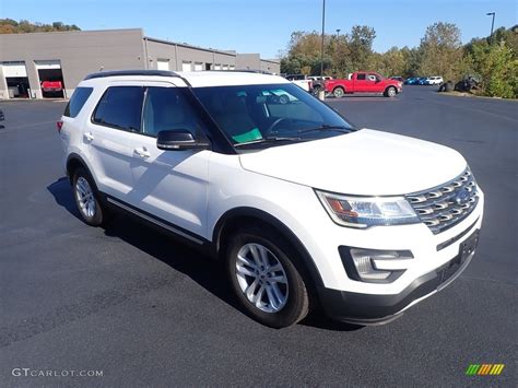 2017 Oxford White Ford Explorer Xlt 144979957 Photo 2