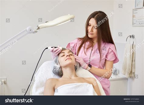 Naked Sonic Images Stock Photos And Vectors Shutterstock