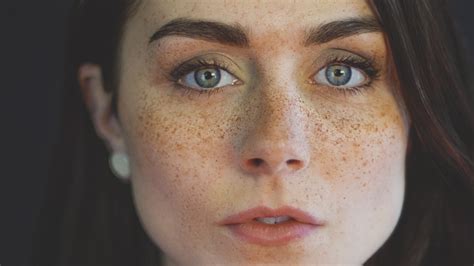 Akon Hle Mena Respond Make Freckles With Makeup Asimil Cia Hum Nne