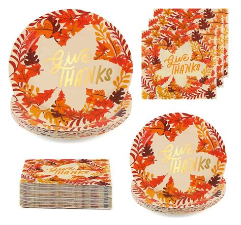 20 Insanely Stylish Thanksgiving Paper Plates - Urban Mamaz