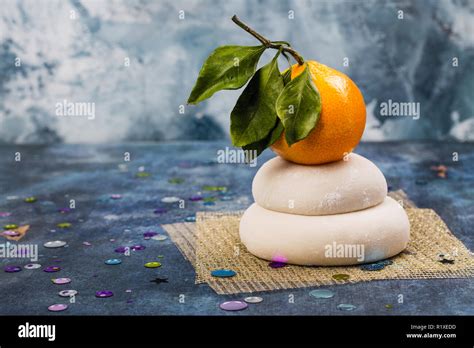 Traditional Japanese Kagami Mochi Stock Photo Alamy