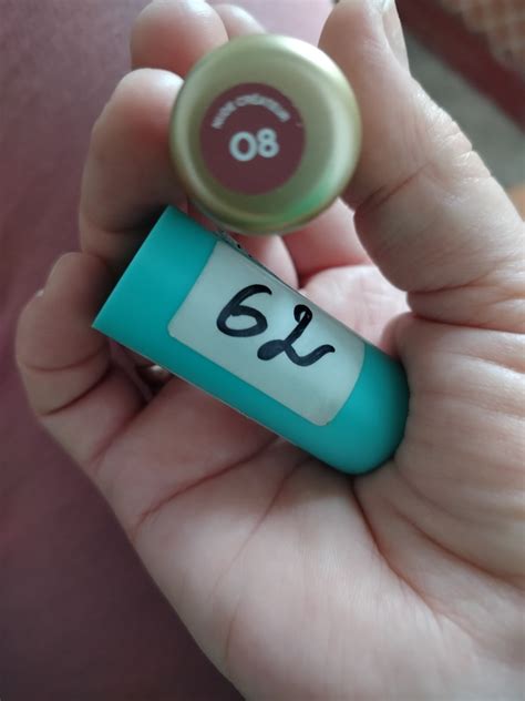 Vivienne Sabo Губная помада Nude Createur кремовая текстура тон 03 классический бежевый 4 г