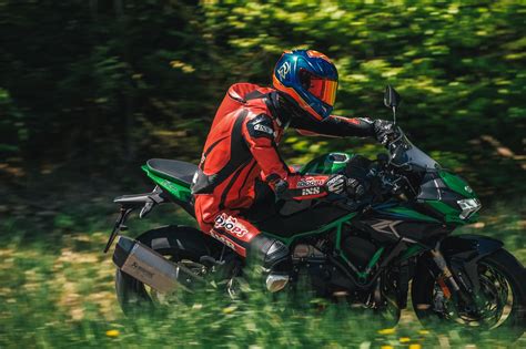 Hyper Naked Bike Vergleich Kawasaki Z H SE