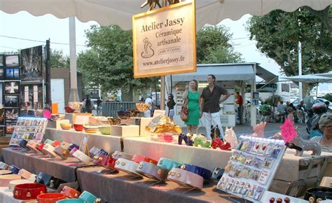 Marché Des Artistes Peintres Sculpteurs Créateurs Artisans Et