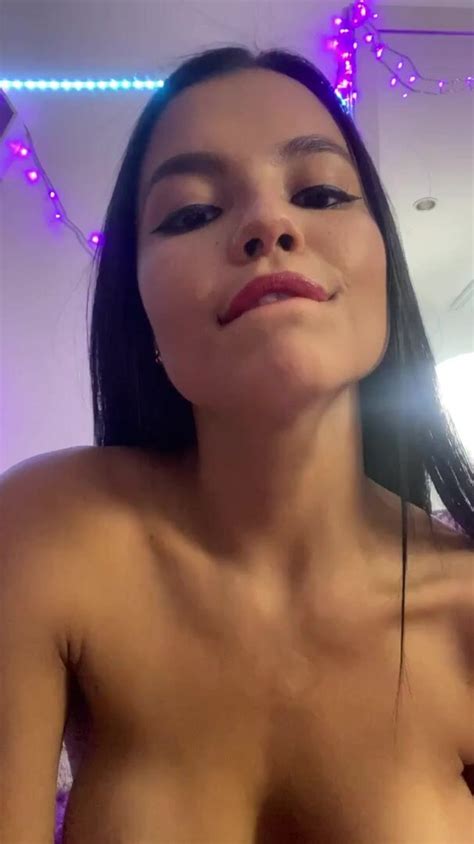 Perfect Latina Camgirl Solo