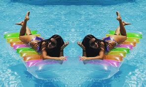 Sarah Kantorova Real Estate Agent Purple Thong Bikini Photo Gallery