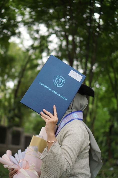 Aesthetic Graduation Photoshoot Ide Wisuda Wisuda Kuliah Inspirasi