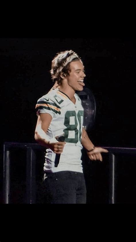 Pin By Emmy Styles On Harry Is A Babe Harry Styles Harry Styles Hot Harry Styles Pictures