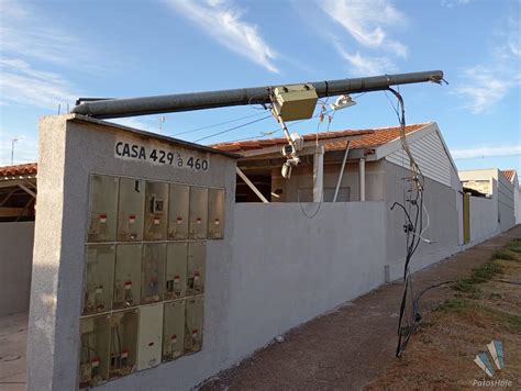 Moradores Ficam Sem Energia Ap S Caminh O Danificar Fia O No