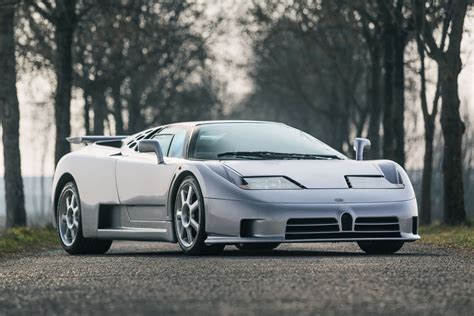 El último Bugatti EB110 SS fabricado sale a la venta una bestia muy