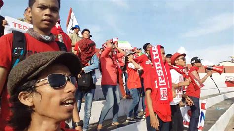 Red Gank Laj Suporter Psm Makassar Di Stadion Dipta Gianyar Bali