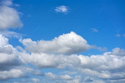 青い夏の空白い積雲の雲の背景 バックグラウンド 白い ふわふわ背景画像素材無料ダウンロード Pngtree