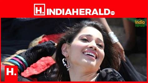 Sizzling Hot Tamannaah Exposing Her Milky White Belly And N