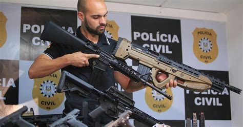 Polícia Civil Apreende Arsenal De Facção Criminosa E Prende Dois Homens