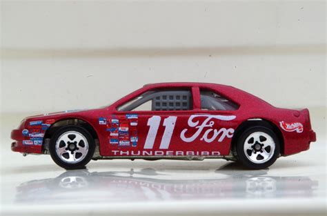 Mustang Fan Peru T Bird Stocker Hot Wheels