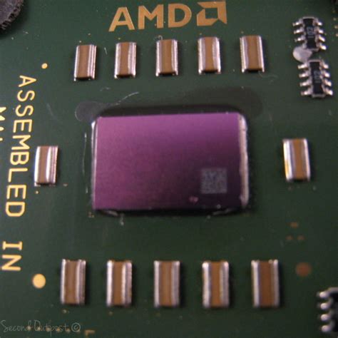 AXDA2700DKV3D AMD Athlon XP 2700+ 1.66GHz 462/A CPU