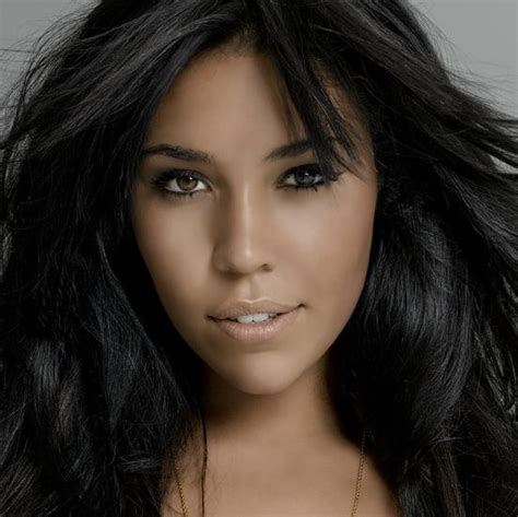 Hot Sexy Hind Laroussi Tahiri Bikini Pics