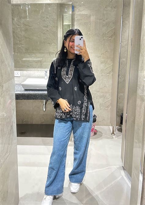 Black Kurti With Loose Jeans Outfit Casual College Outfits Indian