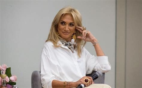 Adela Micha Impacta Al Posar En Mini Bikini Fama