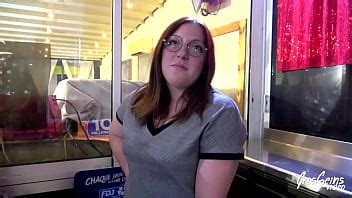 Lily fait une première expérience avec une très grosse bite XVIDEOS