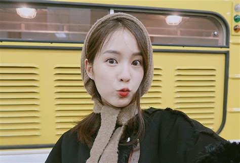 Tưởng cầu kì nhưng đồ makeup hàng ngày của hot girl số 1 Thái Lan Pimtha lại đơn giản vô cùng