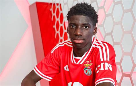 DANIEL BANJAQUI ASSINA CONTRATO PROFISSIONAL BENFICA O GOLO GB