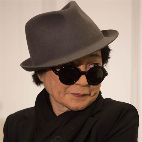 Yoko Ono Net Worth (2021), Height, Age, Bio and Facts