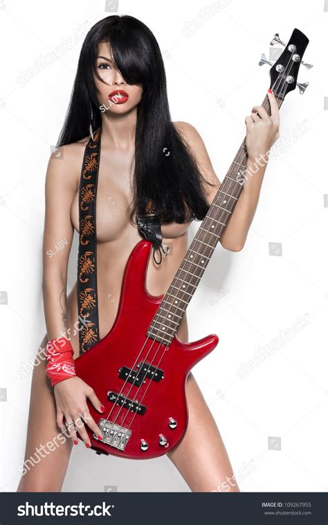 fotos de Guitar nude Fotos imágenes y otros productos fotográficos de stock Shutterstock