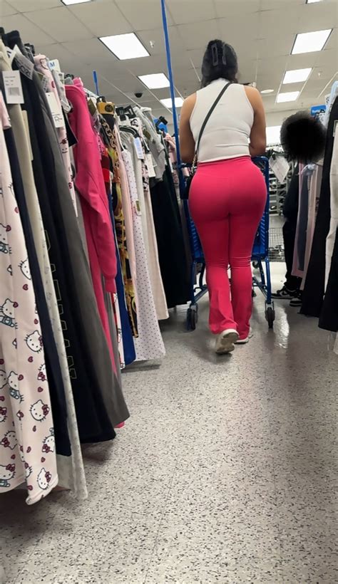 Hot Pink BBL Latina MILF Spandex Leggings Yoga Pants Forum