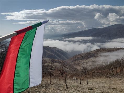 Честит 3ти март, България! -Teambuilding-bg.com