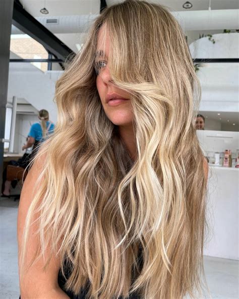 Dreamy Warm Blonde Balayage Ideas That Will Brighten Up Your Locks