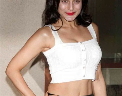 Ameesha Patel Hot Hd Pics Galleries HD Images