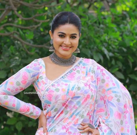 Sneha Prasanna in a printed georgette saree! – South India Fashion