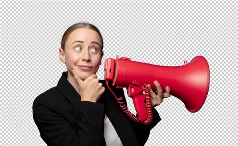 Une Jeune Femme Blonde Avec Un M Gaphone Psd Gratuite