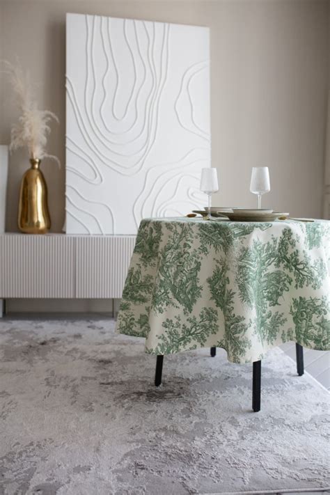 Купить Овальная скатерть "Туаль Де Жуи" в розницу и оптом - Не в сервант