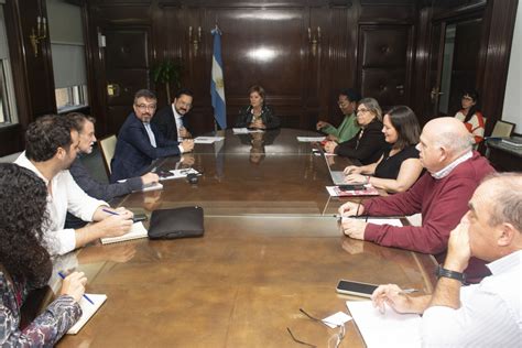 Ambiente Naci N Recibi A Representantes Del Banco De Desarrollo De Am Rica Latina Y El Caribe