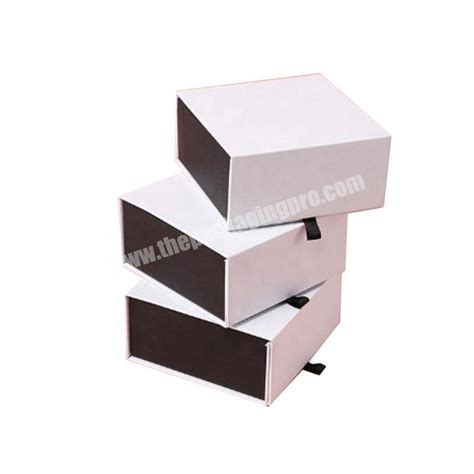 High Quality Hot Stamping Logo Printed Eco Friendly Luxury Cardboard