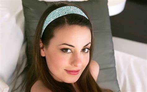 Lorena Garcia Pornstar Brunette Latinas Legs HD Wallpaper Wallpaperbetter