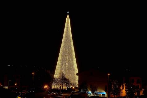 Cuando es el encendido del árbol de Cartes AlberguesCantabria