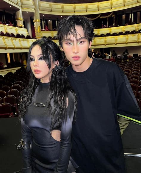 Sốc hot girl đình đám công khai chuyện bị cắm sừng lúc nửa đêm tung loạt ảnh thân mật bên