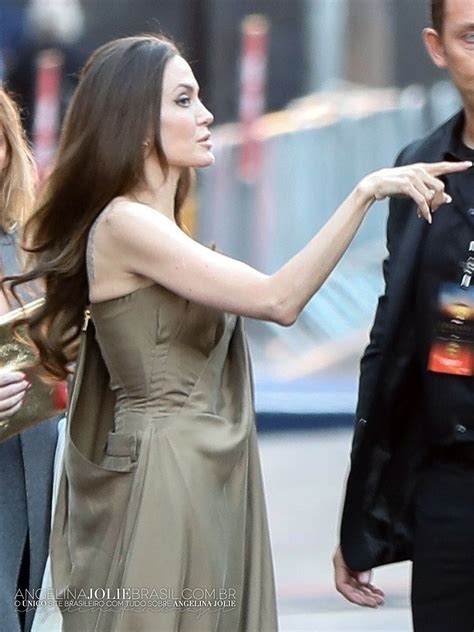 18 10 21 Candids 2021 10 Outubro 18 077 Angelina Jolie Brasil