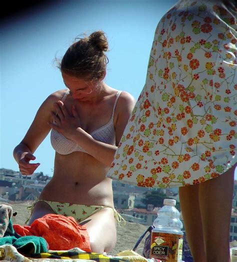 Girls Wearing Underwear At The Beach Pics Of Amateur Women Using Panties