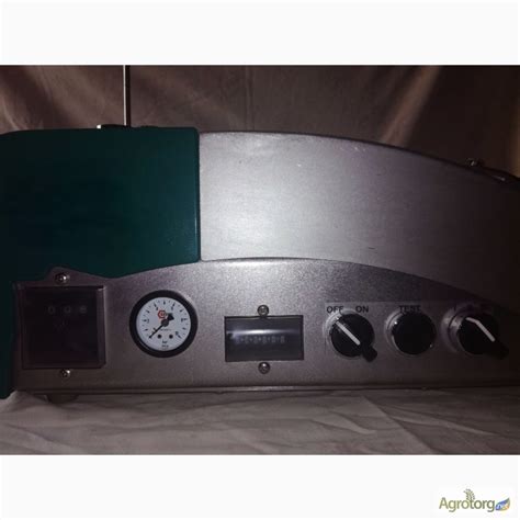 Фото к объявлению: пневматический автоматический вакцинатор ZOOTEC ...