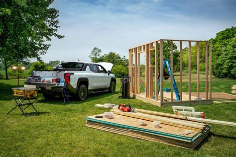 First Look Drive 2024 Chevrolet Silverado Ev 4wt Goes All Electric Hagerty Media